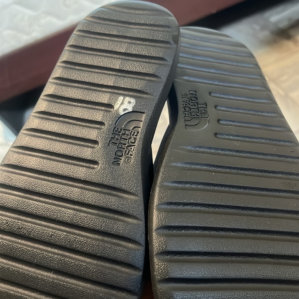 Sandal - Picture 3 of 4